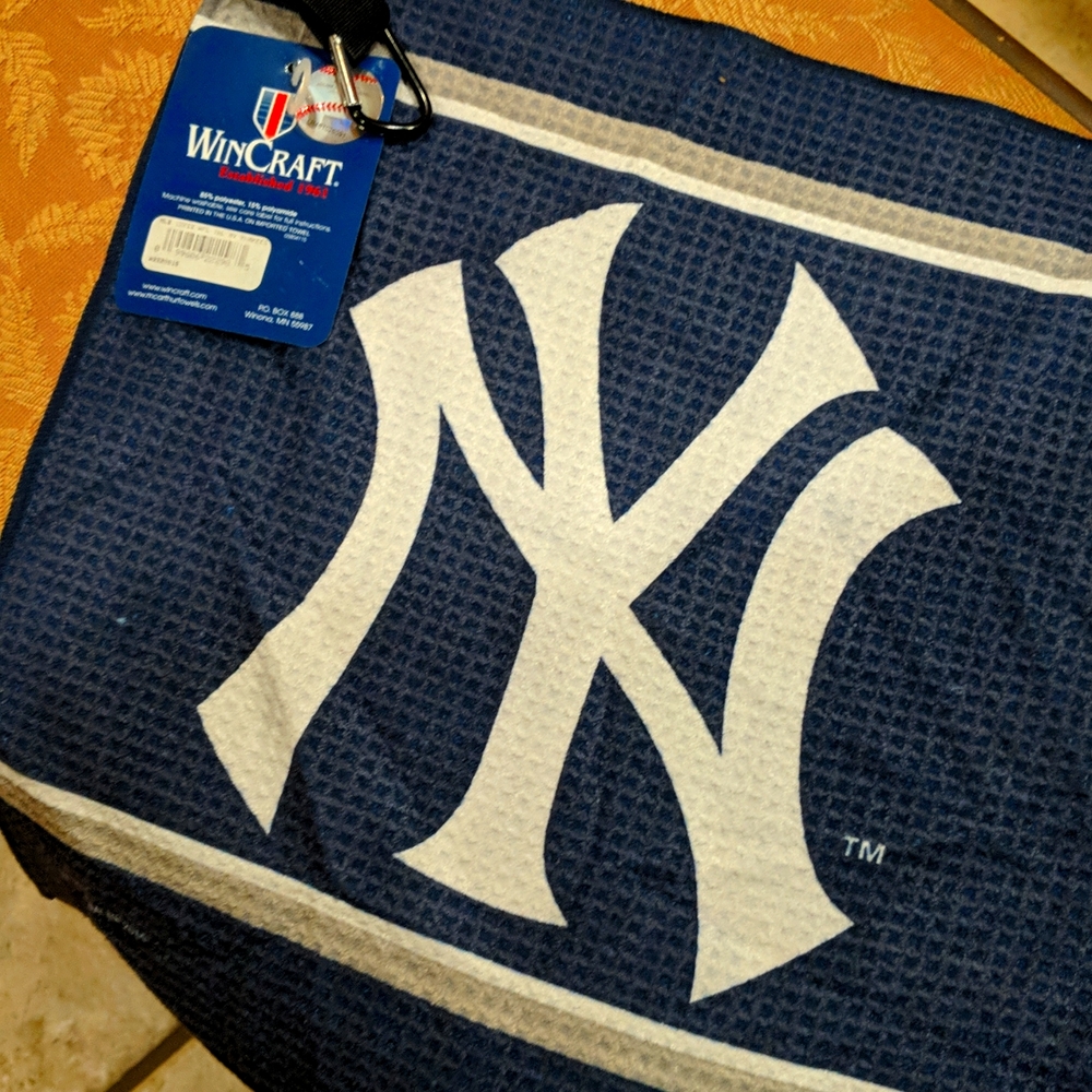 NWT NY Yankees Hand Towel with Caribeaner